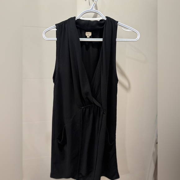 Wilfred Dresses & Skirts - Aritzia Wilfred tie dress